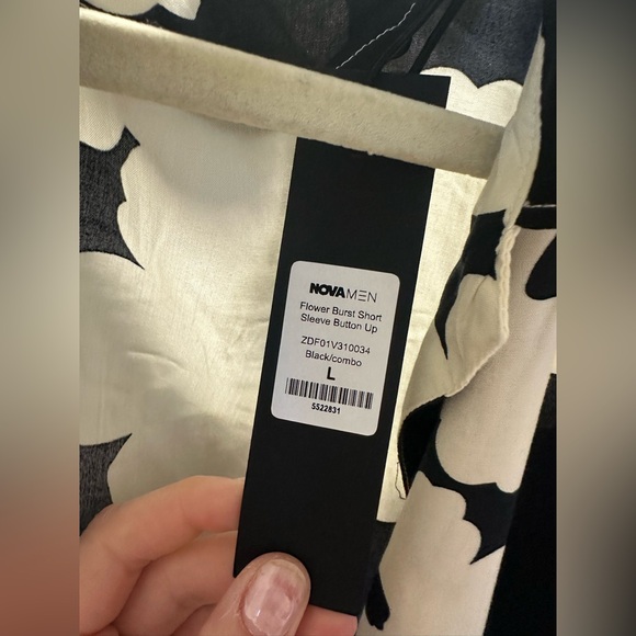 Nova Men Flower Burst Short Sleeve Button Up - Picture 3 of 4